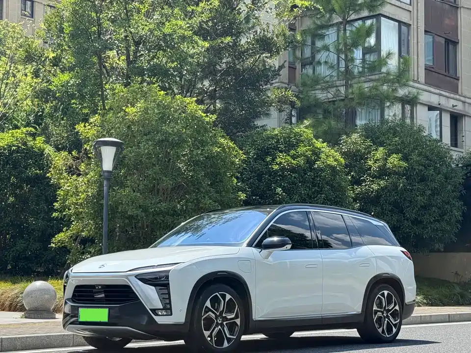 NIO ES8