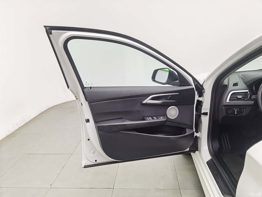 BMW 1 Series, 2022 8