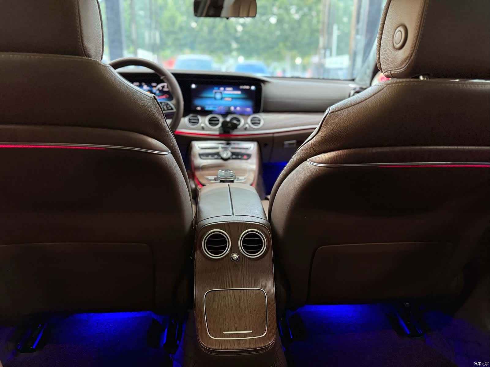 Mercedes-Benz E-Class, 2023 18