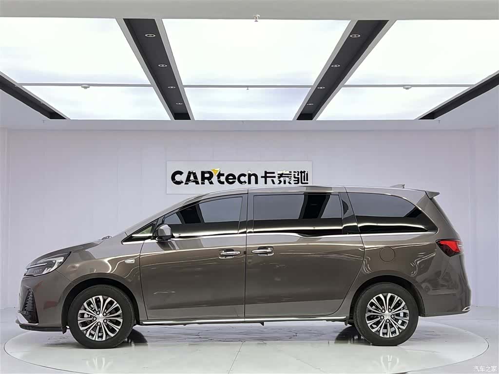 Buick GL8, 2025 8