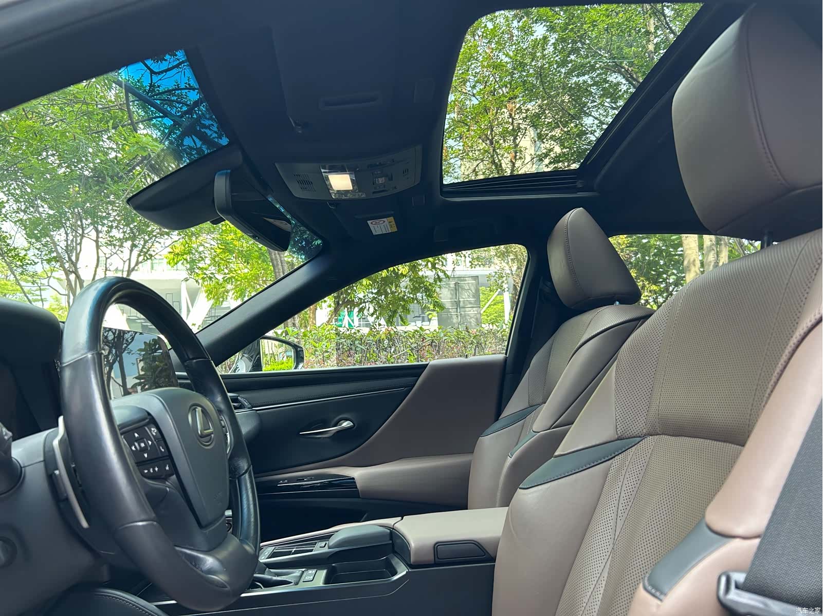 Lexus ES, 2022 14