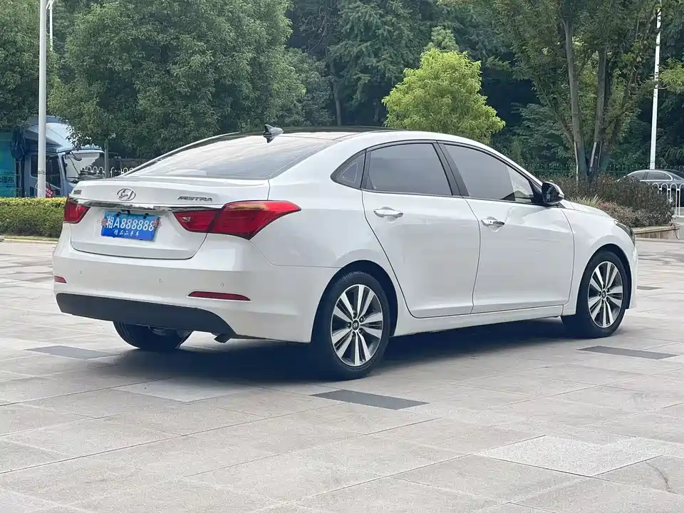 Hyundai Name picture