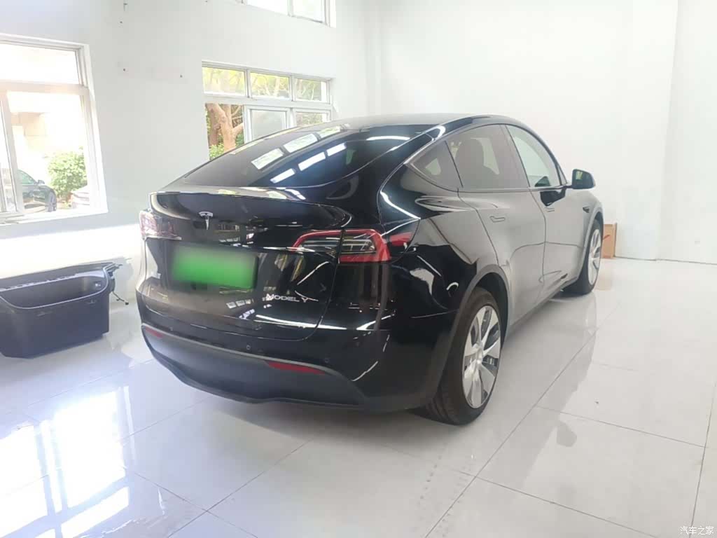 Tesla Model Y, 2022 все фото