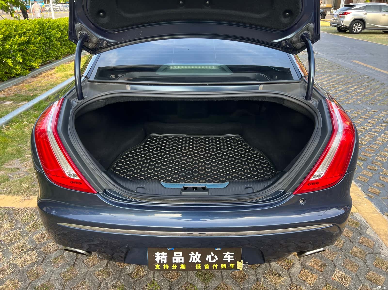 Jaguar XJ, 2014 9