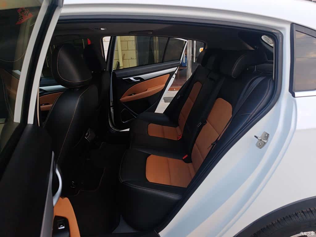 Geely S1, 2018 13