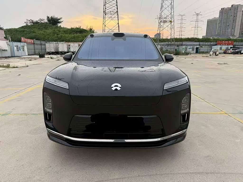 NIO ES8