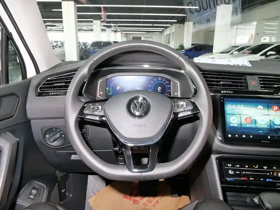 Volkswagen Tiguan L
