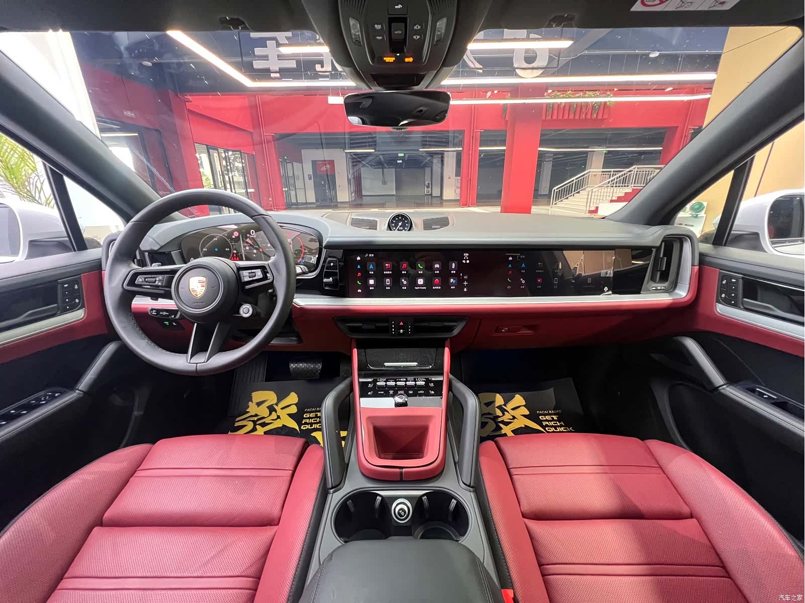 Porsche Cayenne, 2025 12