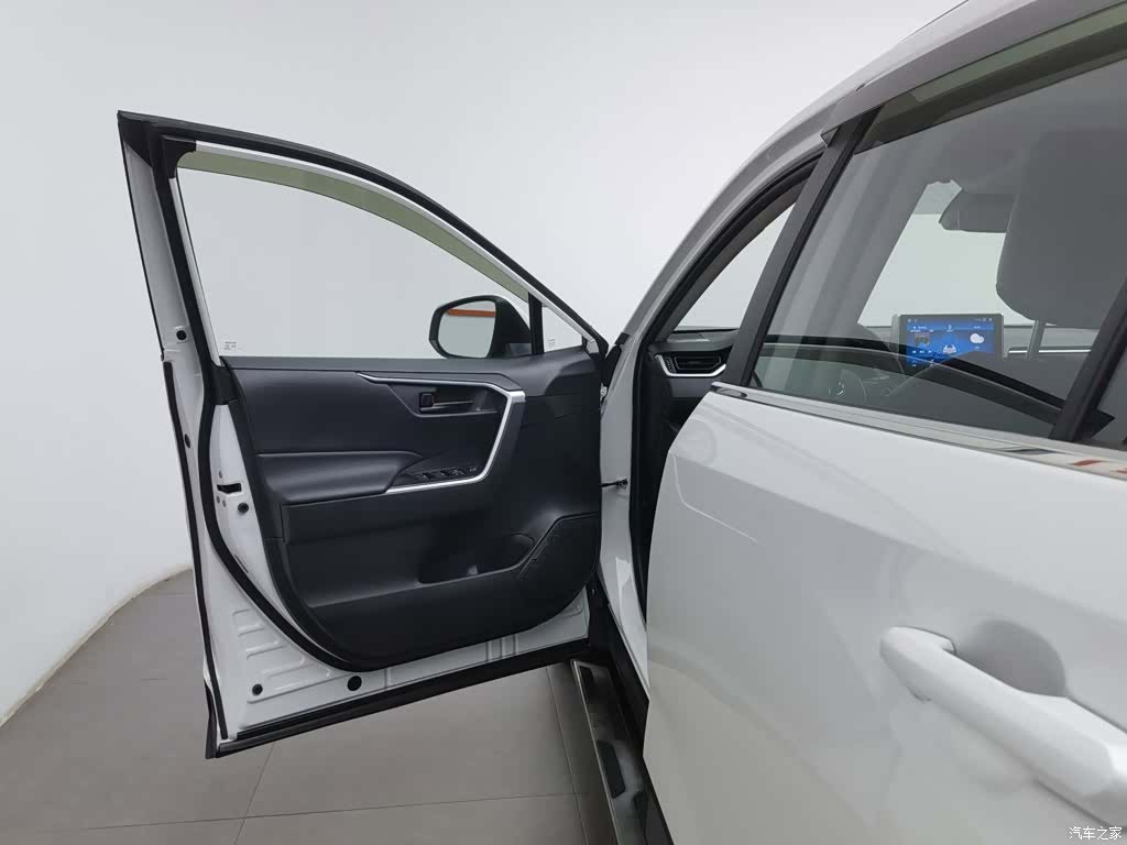 Toyota RAV4, 2021 8