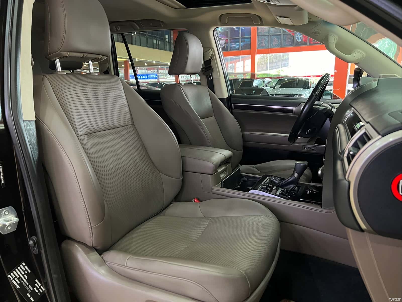 Lexus GX, 2020 15