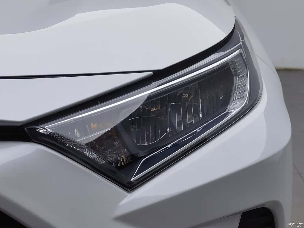 Toyota RAV4, 2021 7