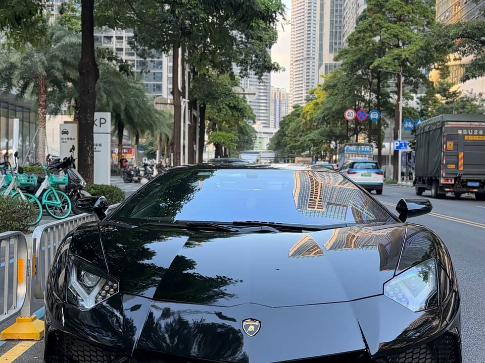 Lamborghini Aventador