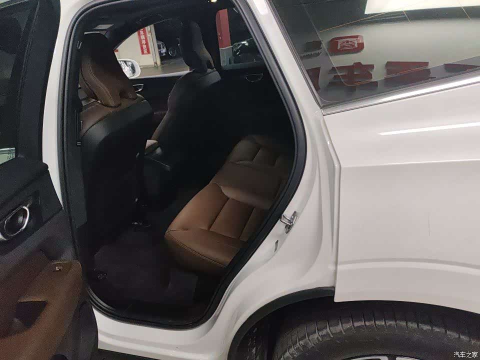 Volvo XC60, 2021 6