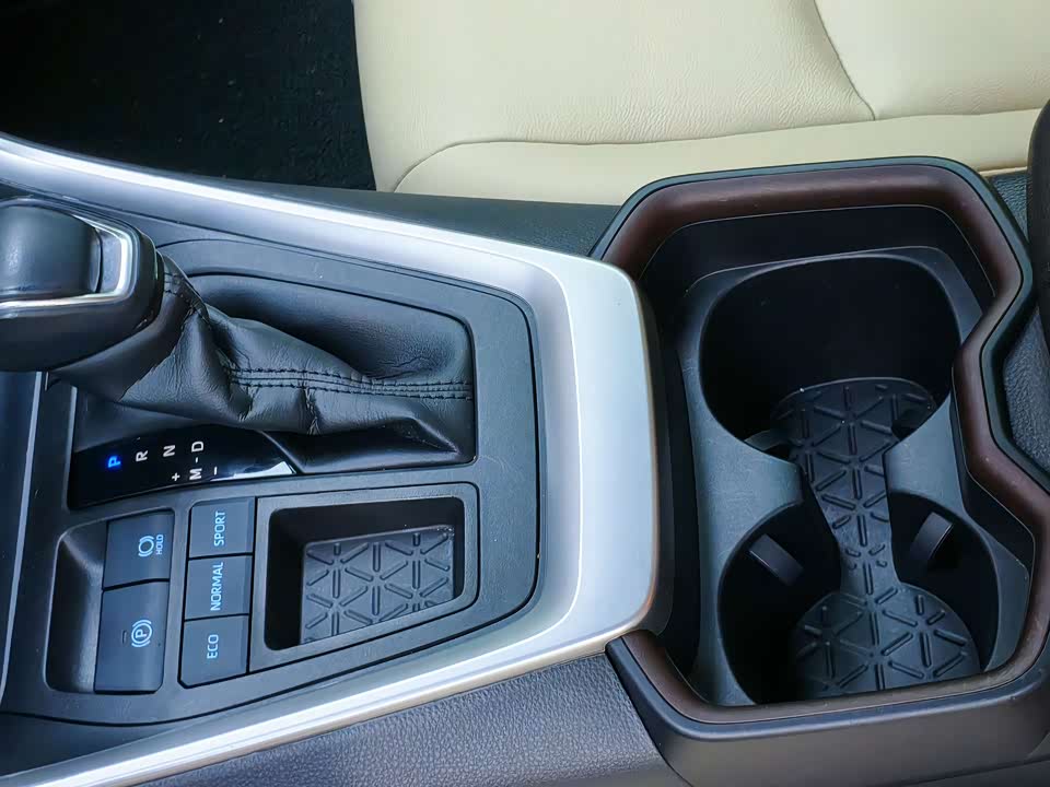 Toyota RAV4 Rongfang