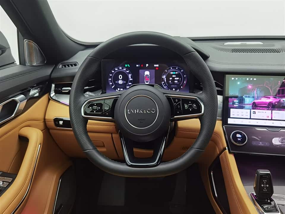 Lynk & Co 09