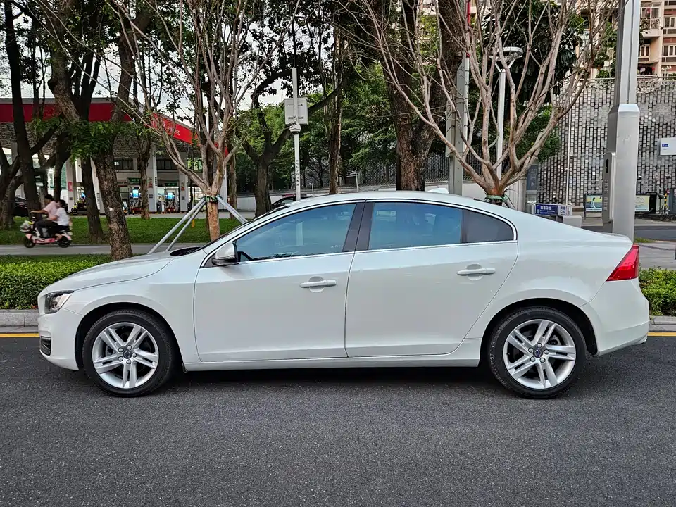 Volvo S60