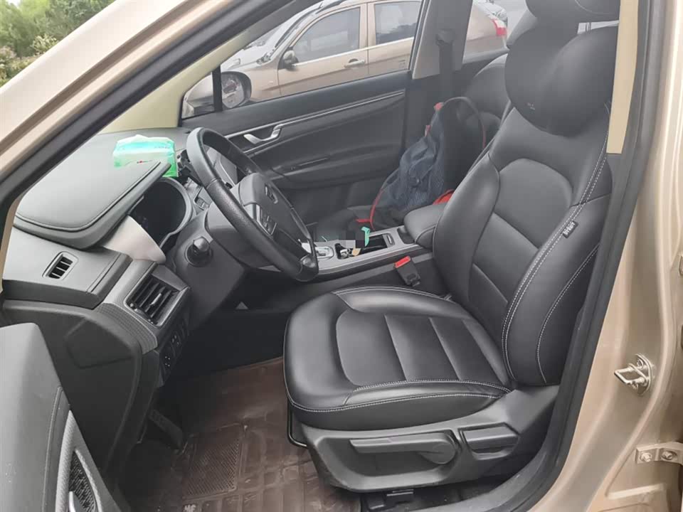 Geely Emgrand GS