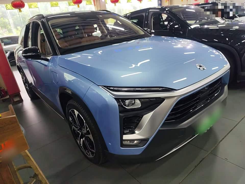 NIO ES8