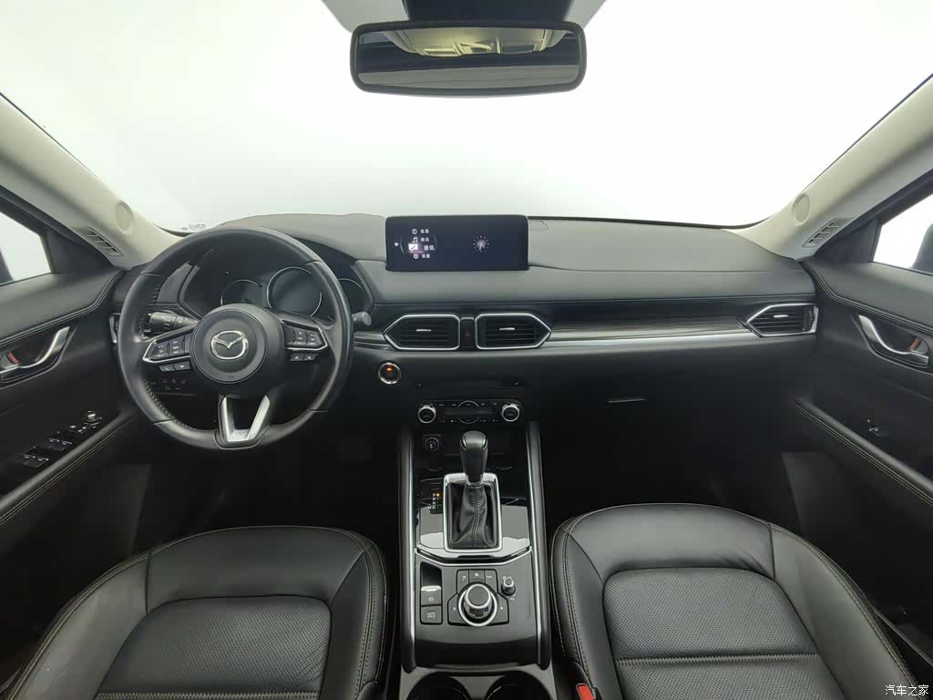 Mazda CX-5, 2022 все фото