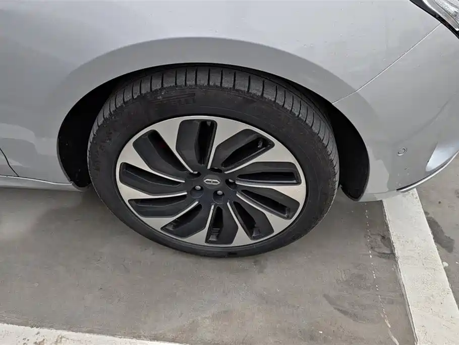 AITO Ask the world M5