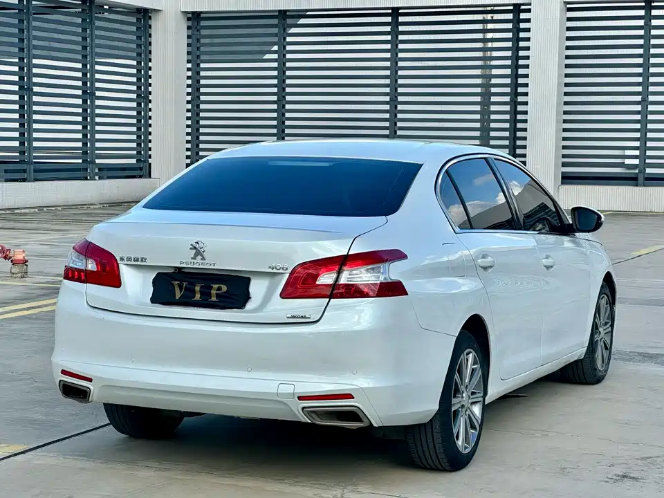 Peugeot 408