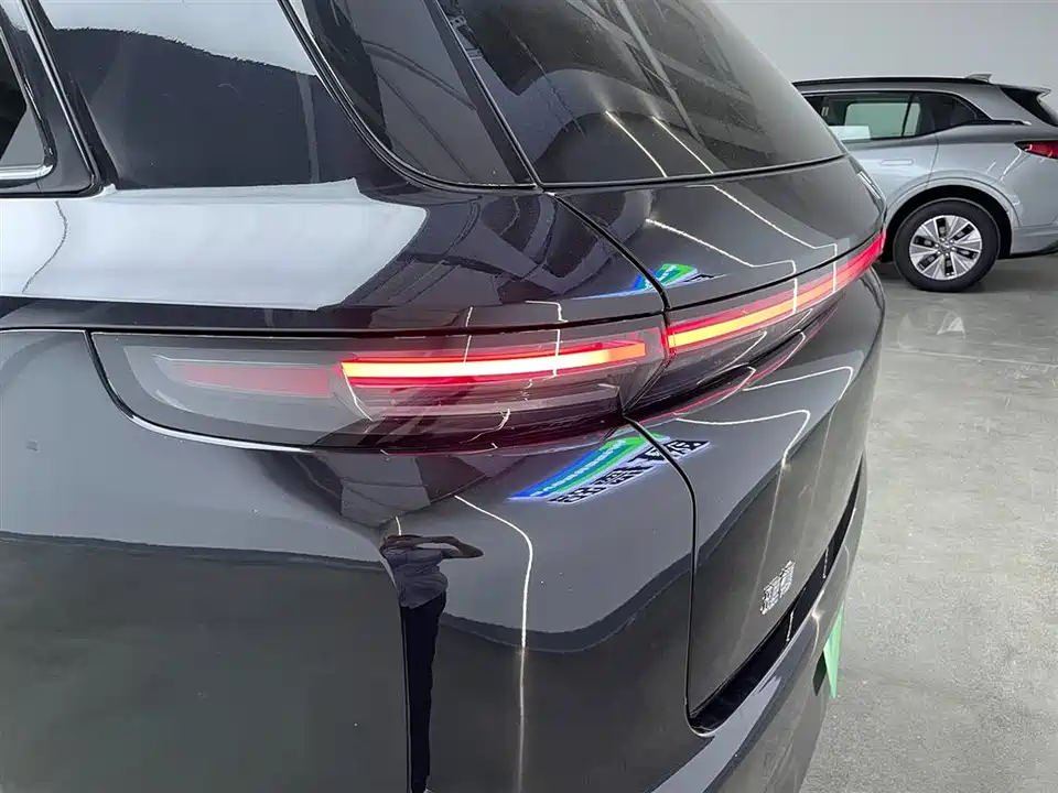 Li Auto Ideal L8