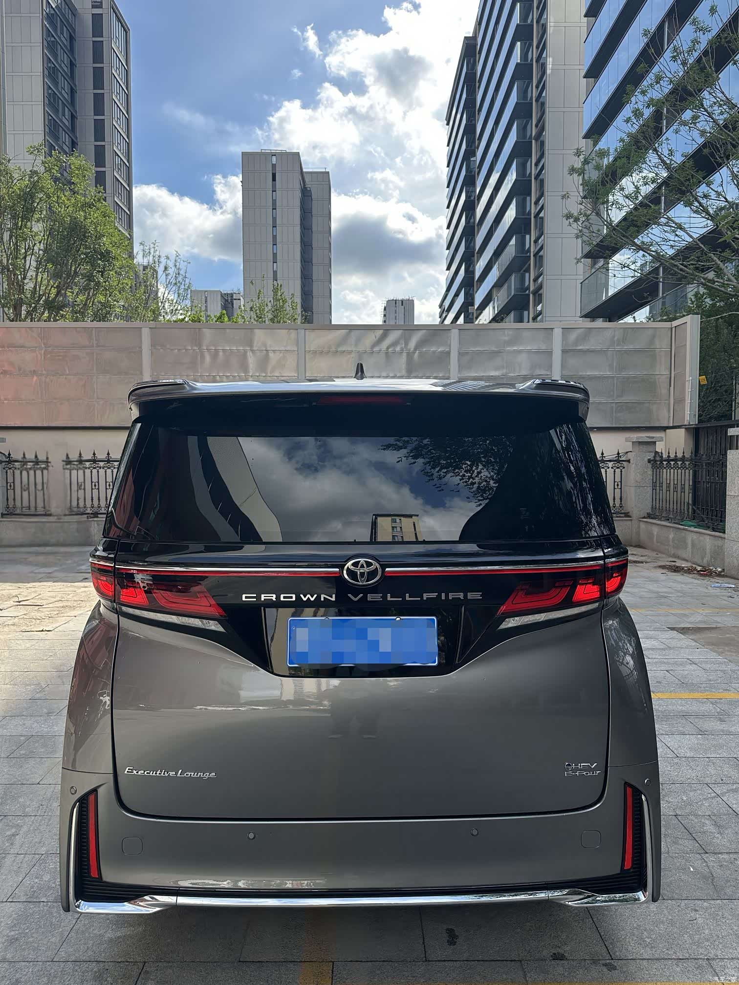Toyota Vellfire, 2026 14