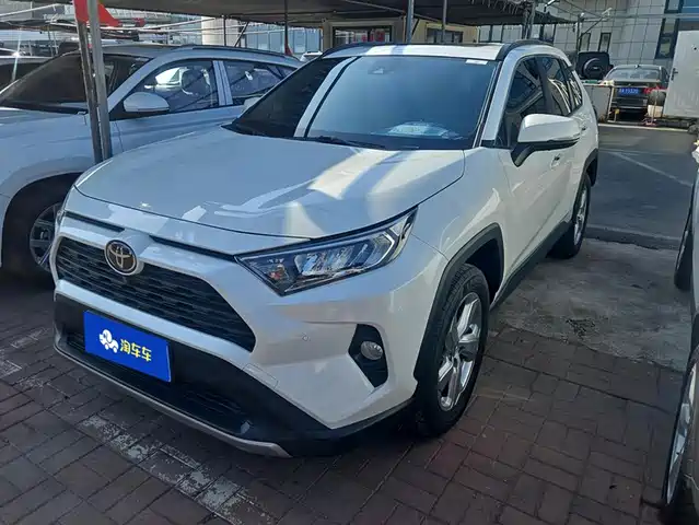 Toyota RAV4 2021 — купить из Китая под заказ