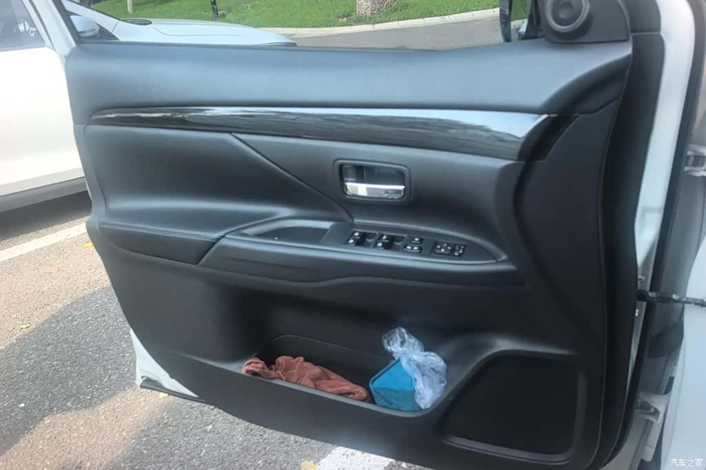 Mitsubishi Outlander, 2016 7