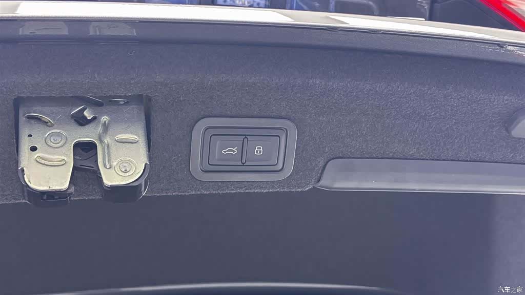 Audi A6L, 2022 10