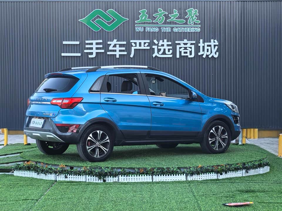BAIC EX