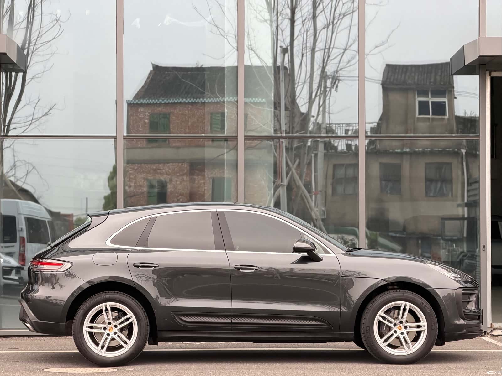 Porsche Macan, 2024 3