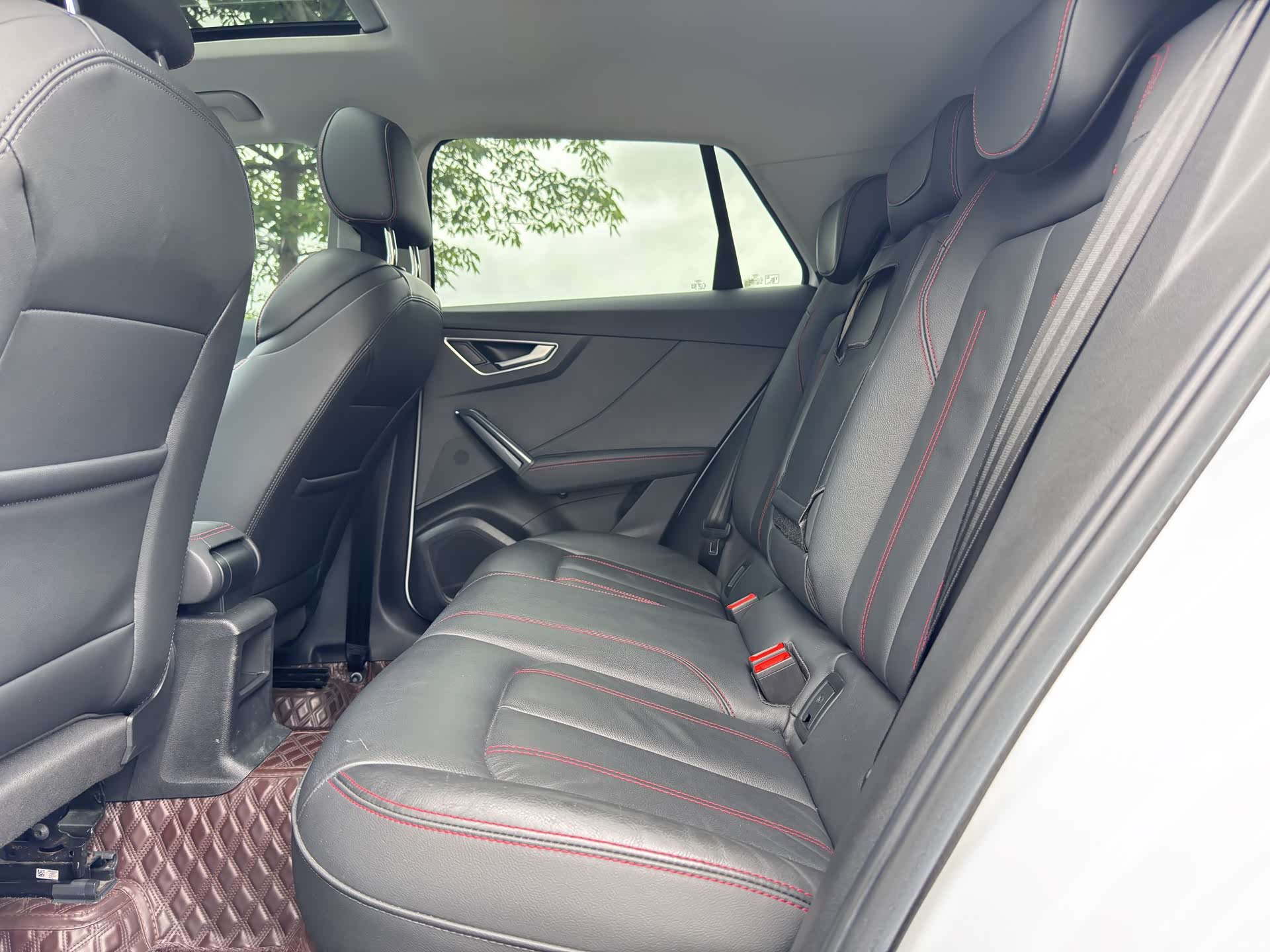Audi Q2L, 2023 15