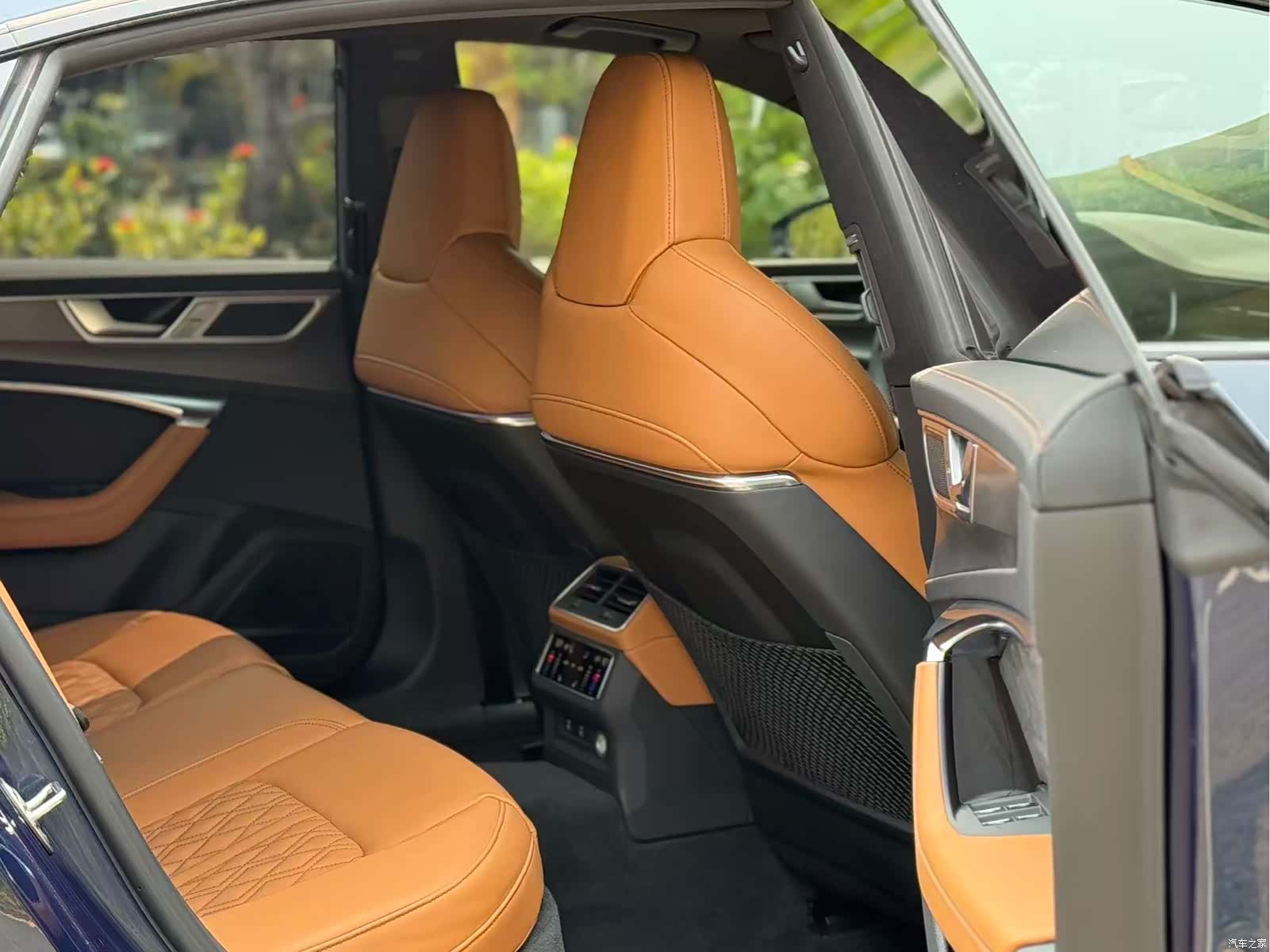 Audi A7L, 2022 9