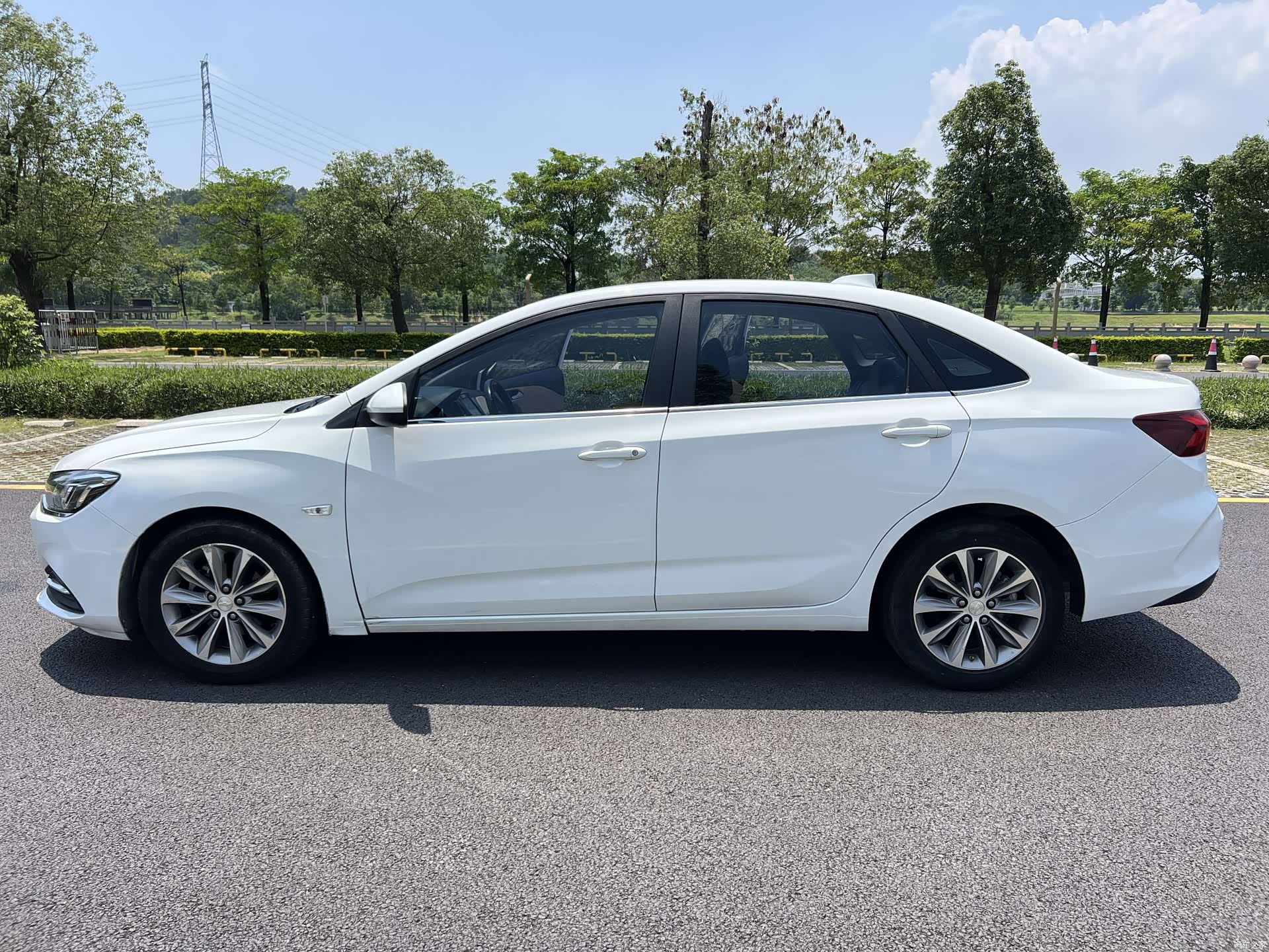 Chevrolet 320, 2021 8
