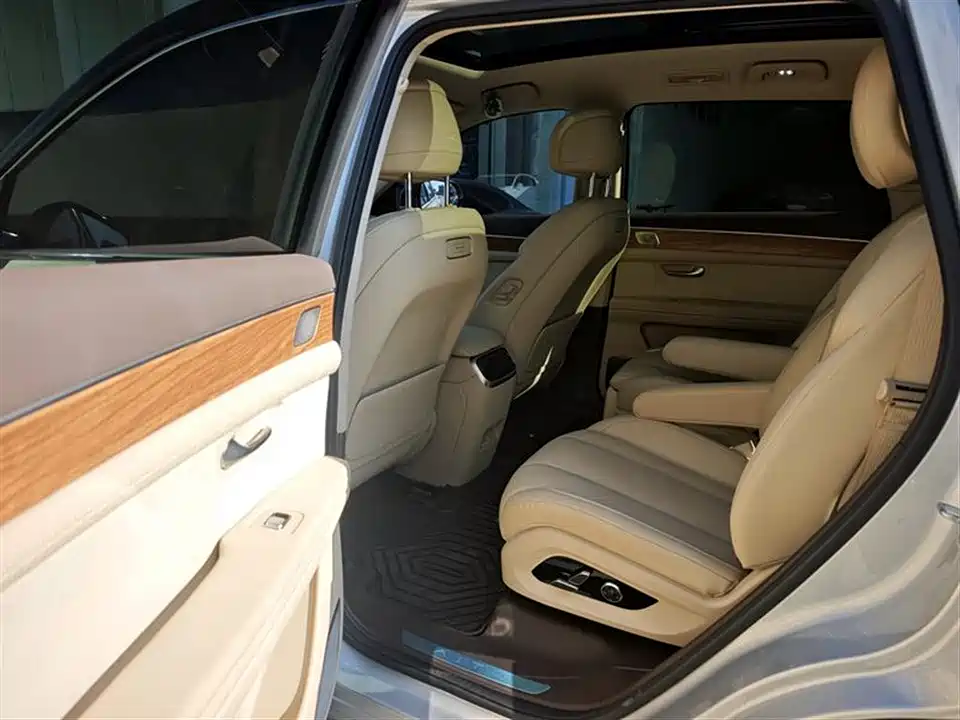 AITO Ask the world M7