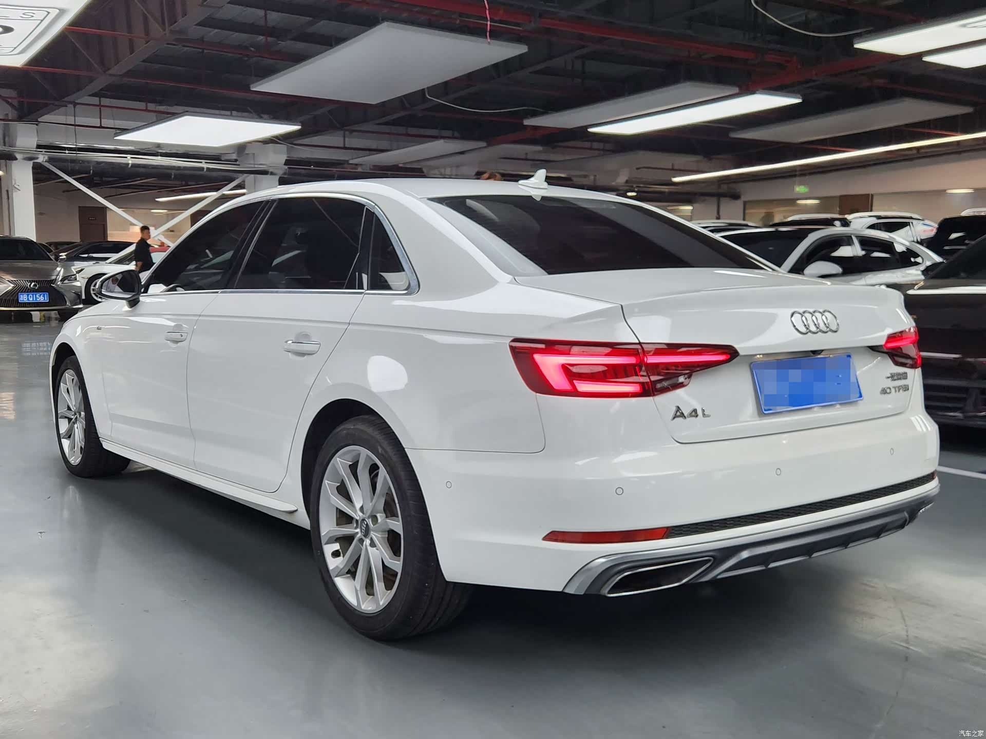 Audi A4L, 2017 11
