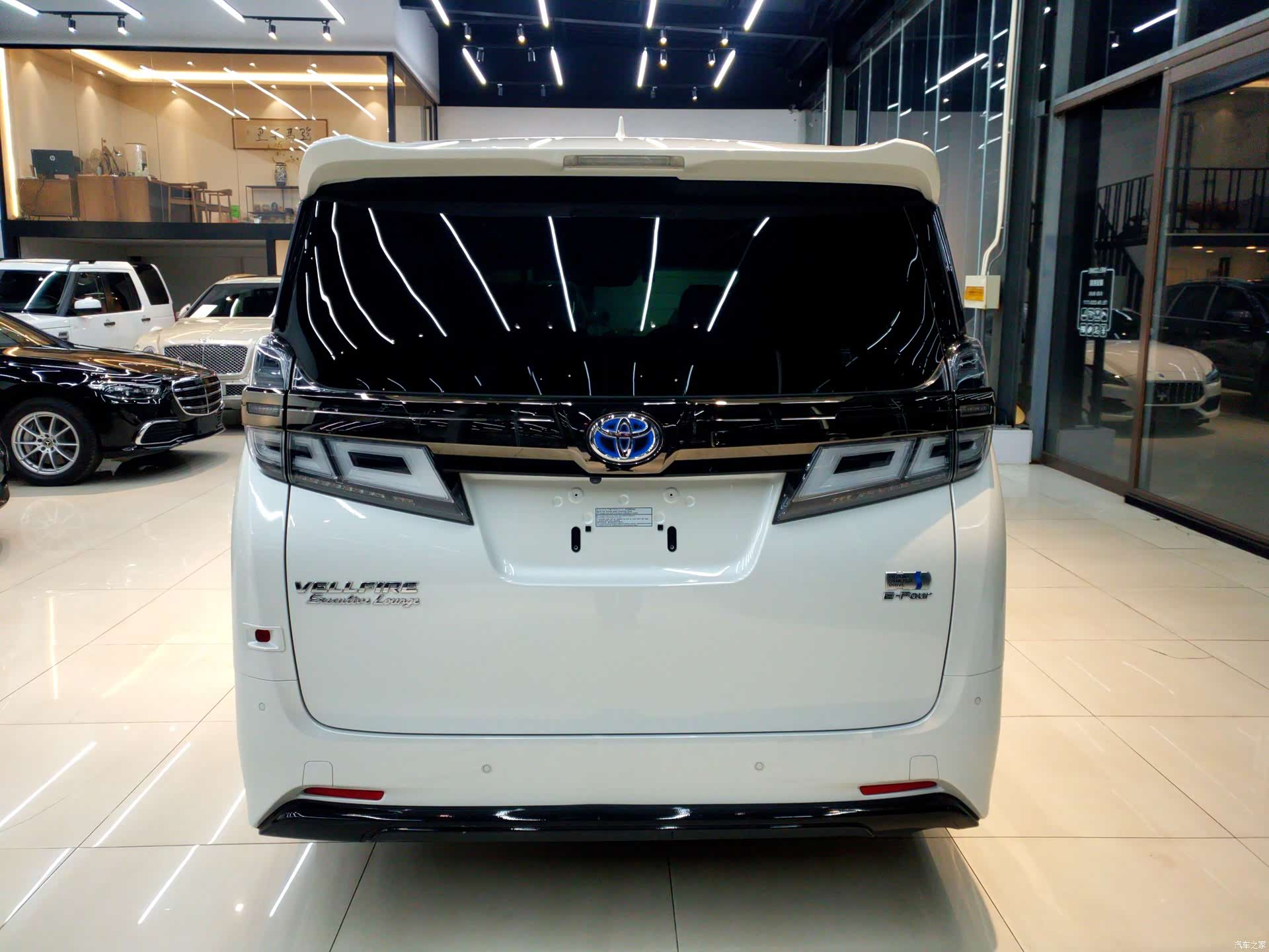 Toyota Vellfire, 2021 все фото