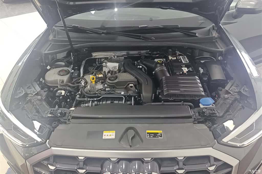 Audi Q3, 2023 10