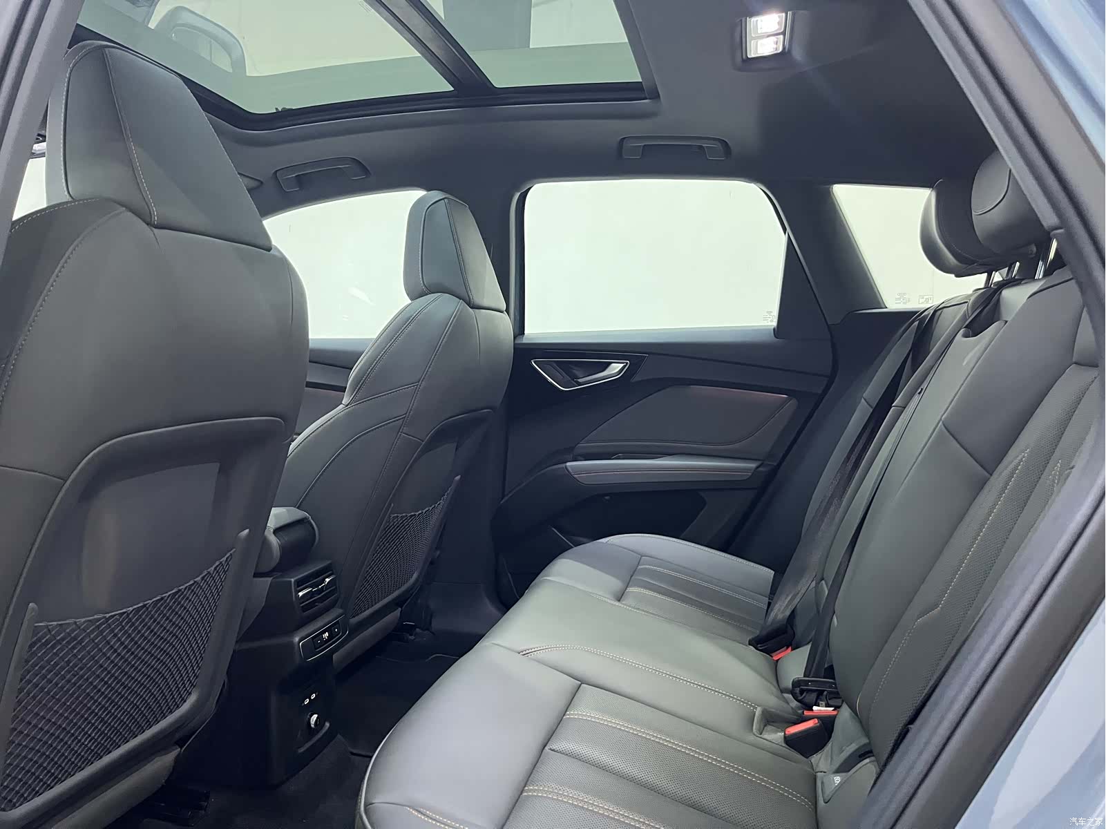 Audi Q4 e-tron, 2025 14