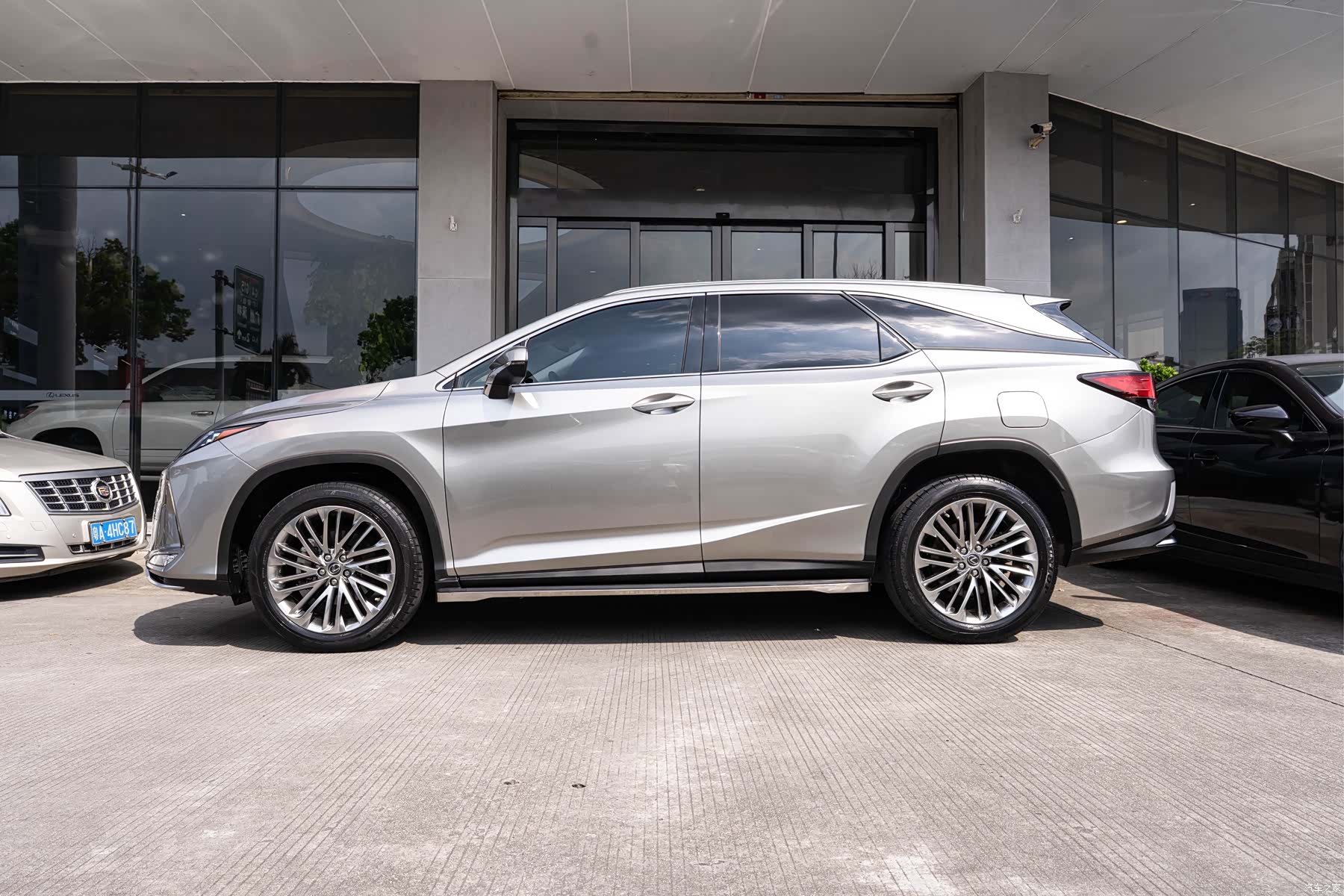 Lexus RX, 2023 4