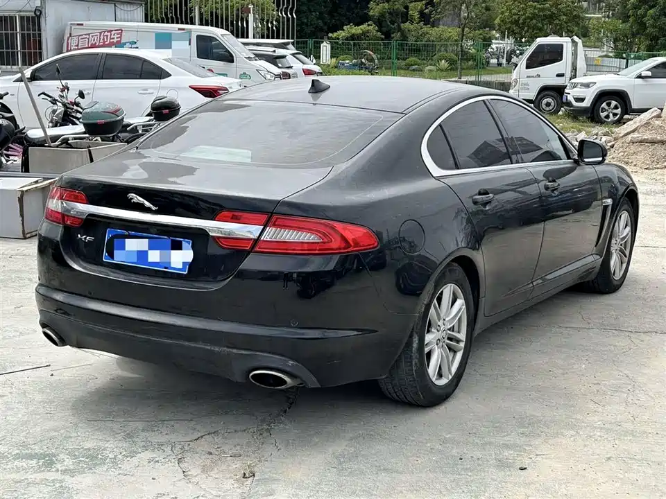 Jaguar XF