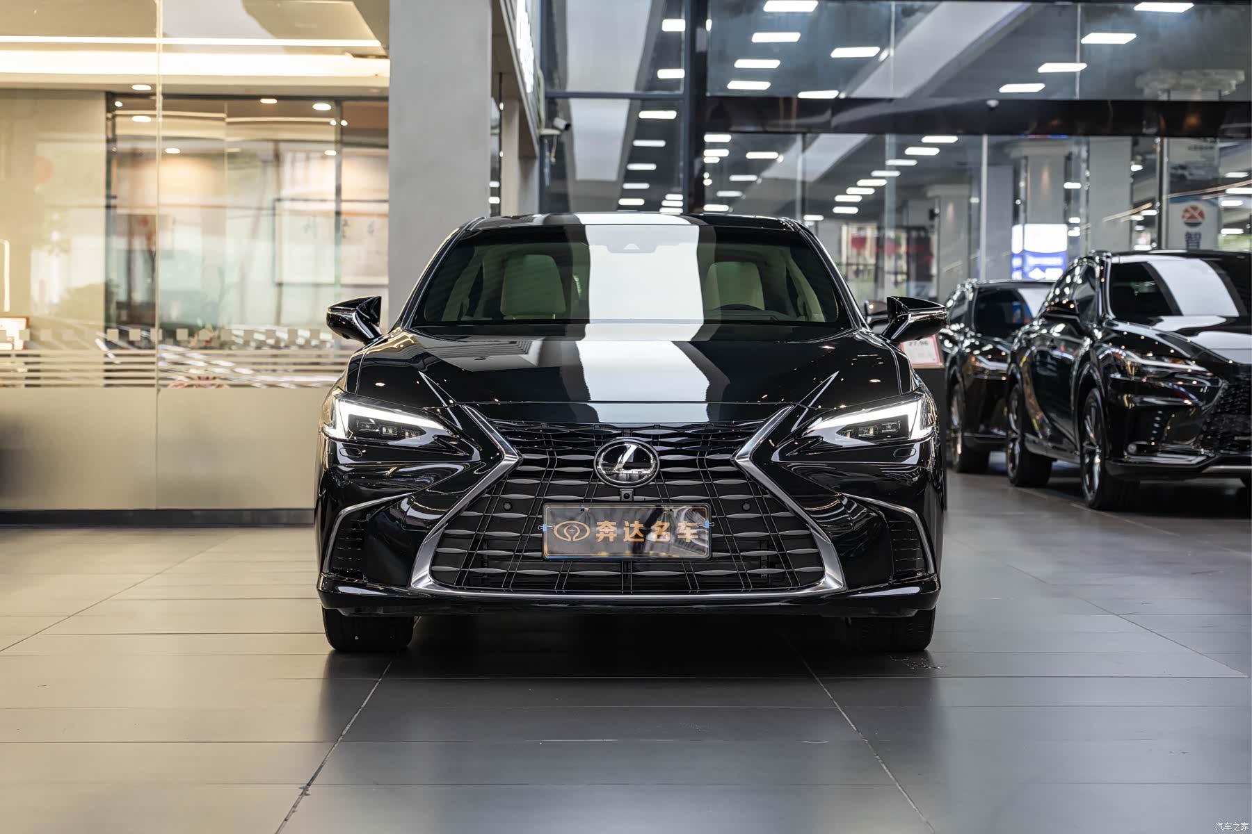 Lexus ES, 2025 2