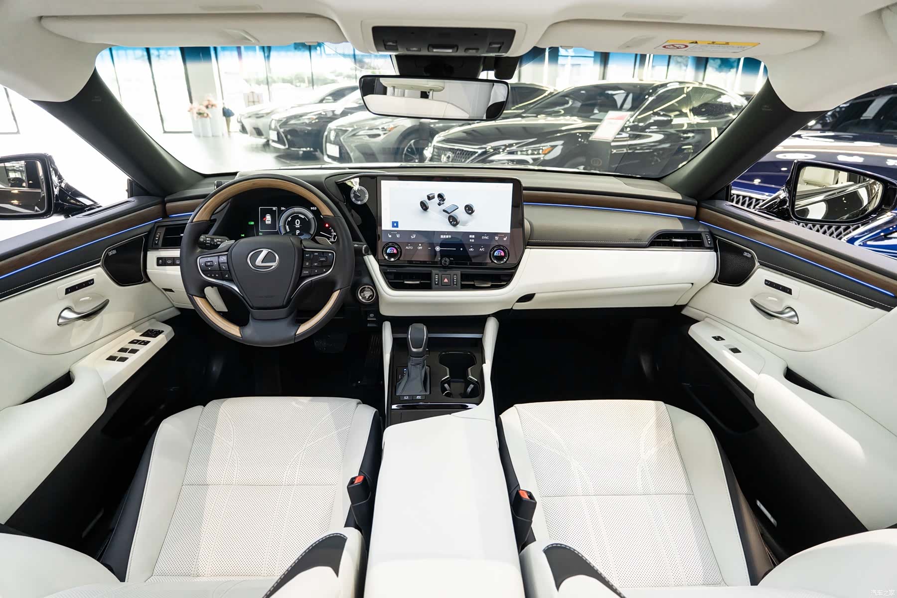 Lexus ES, 2025 13