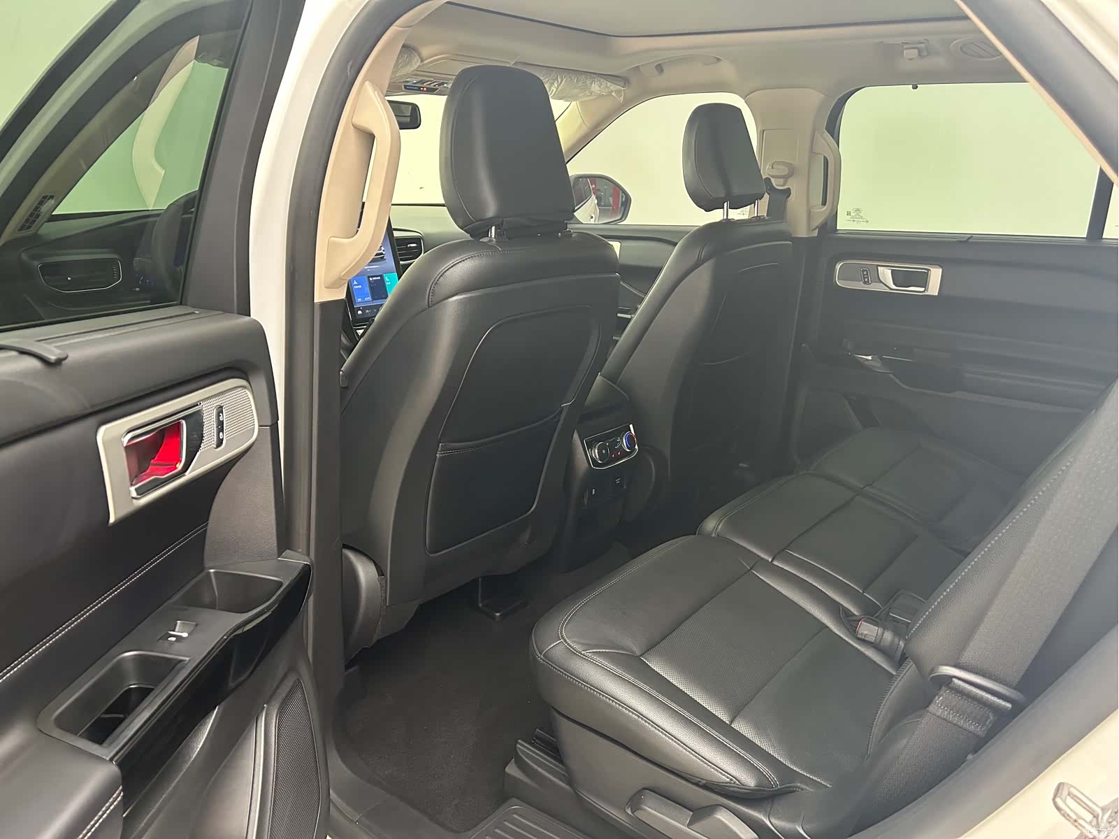 Ford Explorer, 2021 13