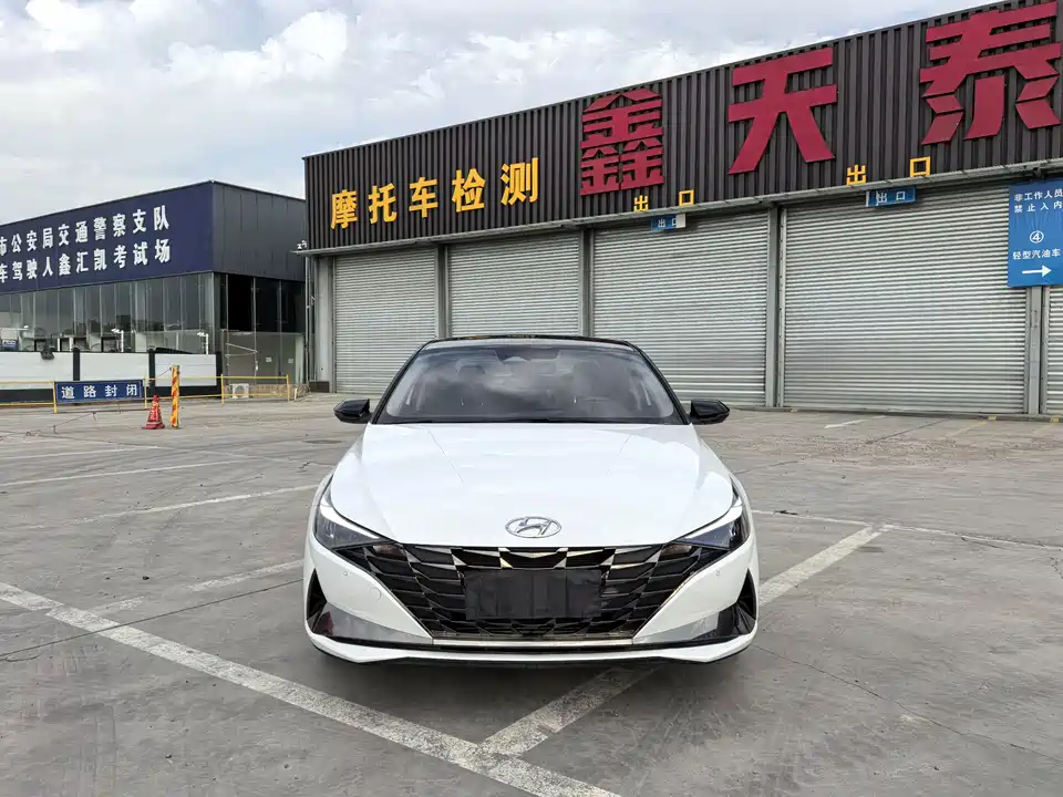 Hyundai Elantra