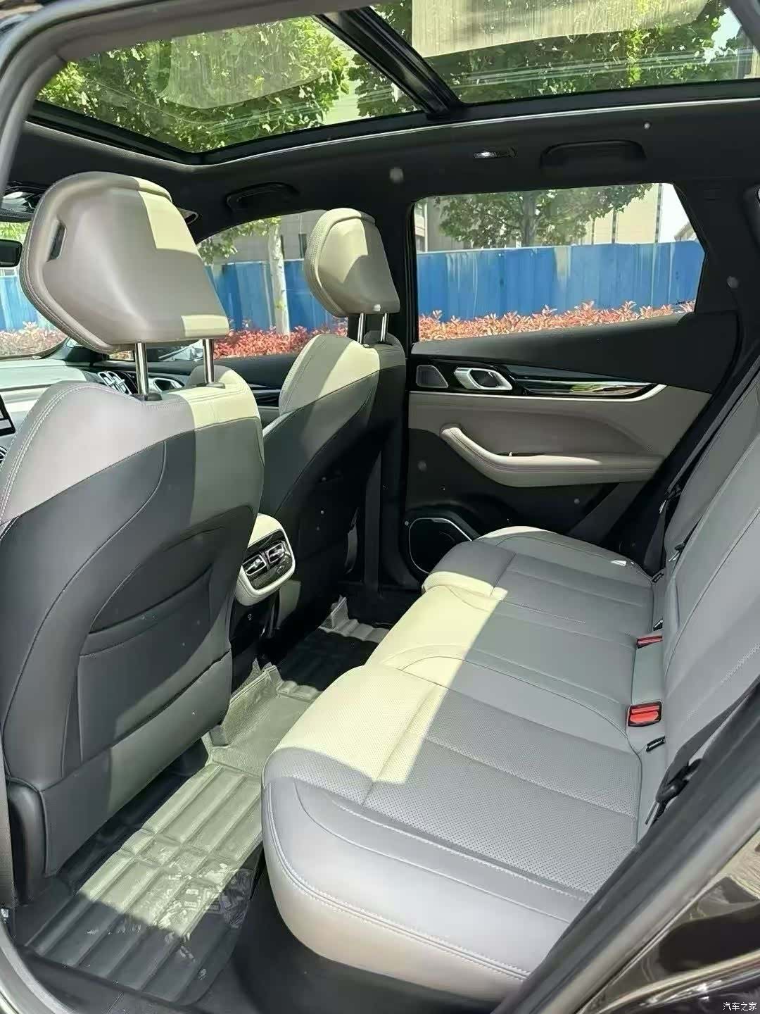 Geely Boyue, 2025 4