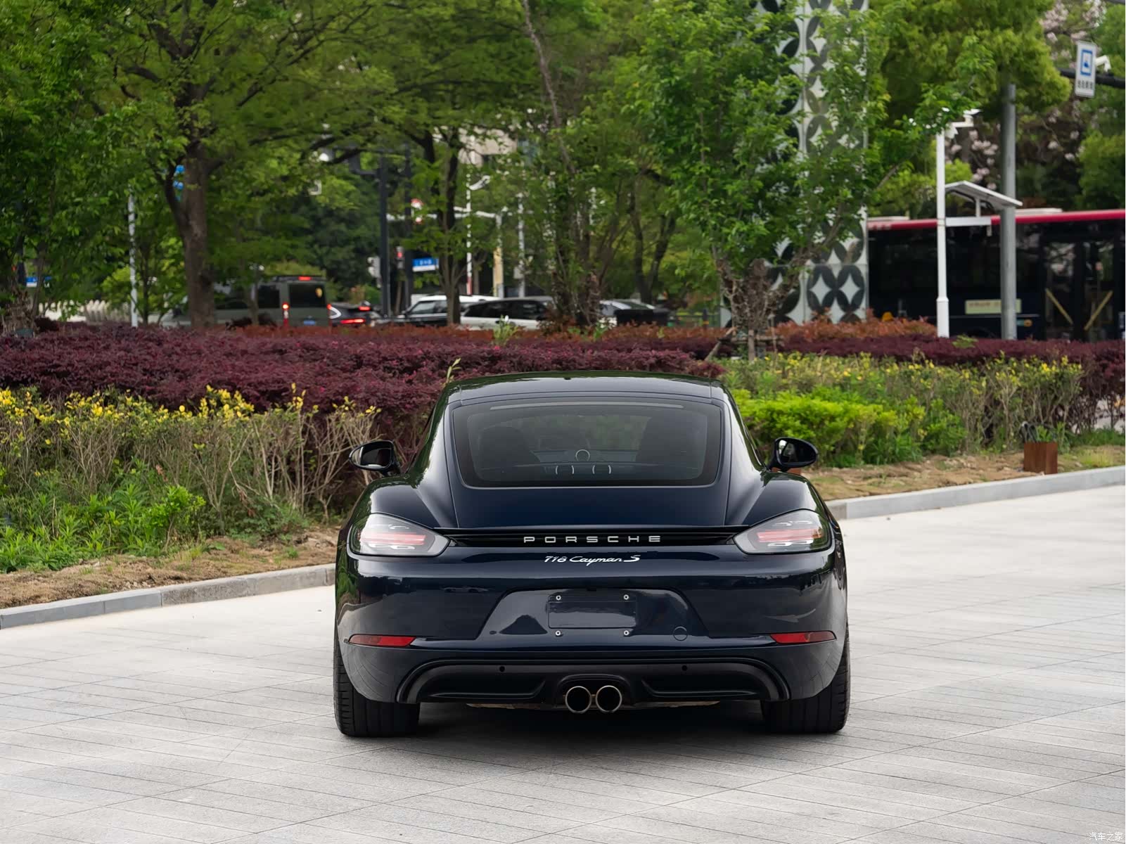 Porsche Cayman, 2018 все фото