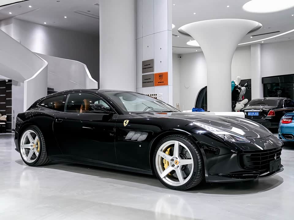 Ferrari GTC4Lusso