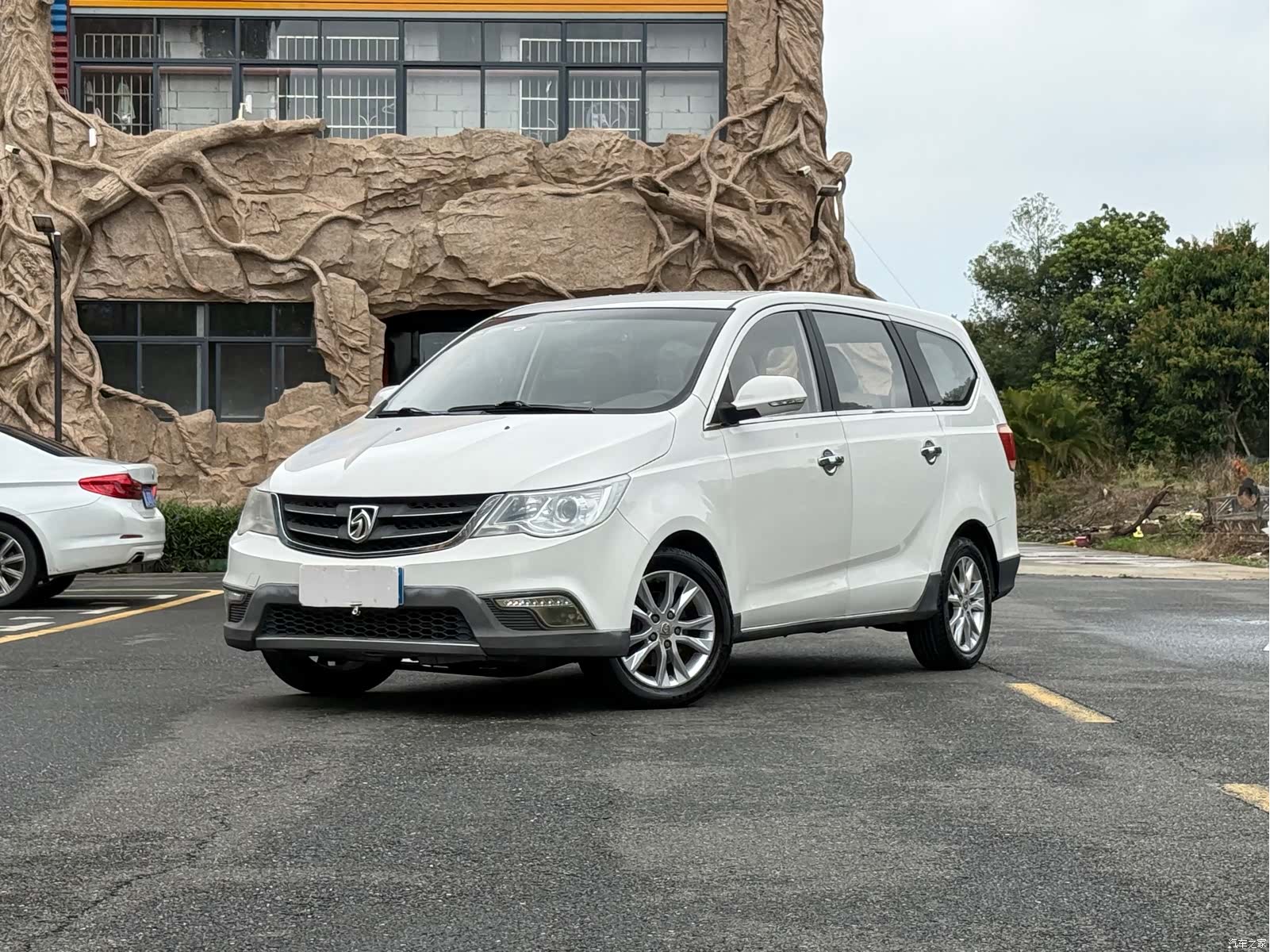 Wuling 730, 2015 1